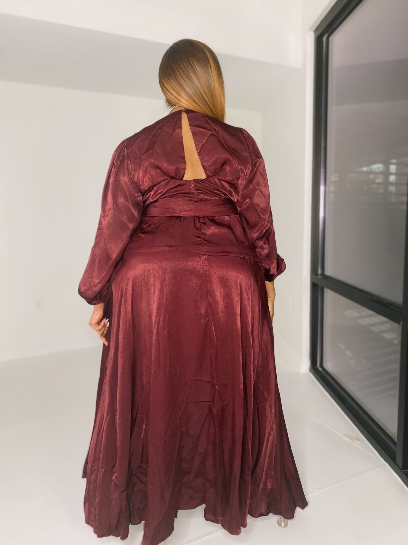 Fancy Flow | Burgundy Dress – Curverra
